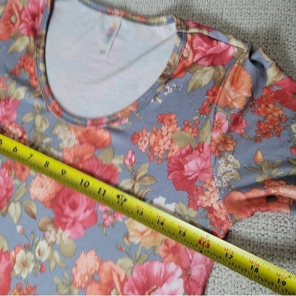 LuLaRoe Oversized Floral Perfect Tee XXS - Picture 5 of 11